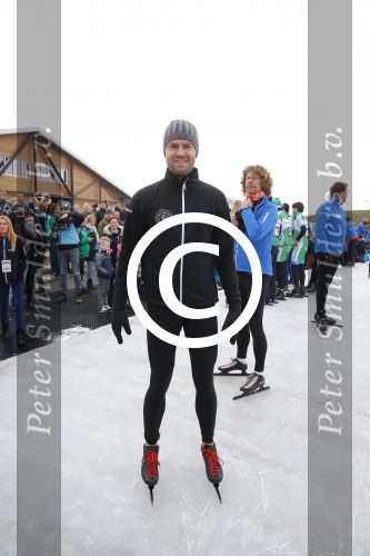 Biddinghuizen 6 maart 2016
De hollandse 100 georganiseerd door prins Bernhard jr . 10 km schaatsen en 90km fietsen .
De opbrengst gaat naar het onderzoek tegen lymphe klier kanker. Simon Keizer