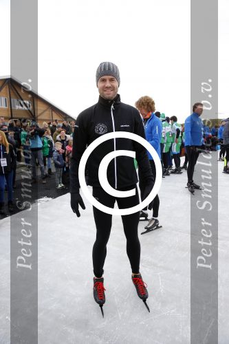 Biddinghuizen 6 maart 2016
De hollandse 100 georganiseerd door prins Bernhard jr . 10 km schaatsen en 90km fietsen .
De opbrengst gaat naar het onderzoek tegen lymphe klier kanker. Simon Keizer