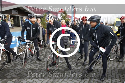 Biddinghuizen 6 maart 2016
De hollandse 100 georganiseerd door prins Bernhard jr . 10 km schaatsen en 90km fietsen .
De opbrengst gaat naar het onderzoek tegen lymphe klier kanker. Simon Keizer