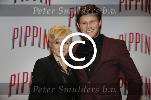 Amsterdam 10 maart 2016
Premiere Pippin in carre. Tim Douwsma met moeder