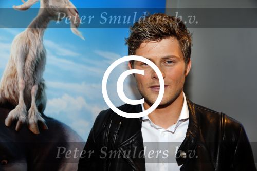 Amsterdam 14 februari 2016
Premiere Robinson Crusoe in pathe arena. Tim Douwsma met moeder en nichtjes