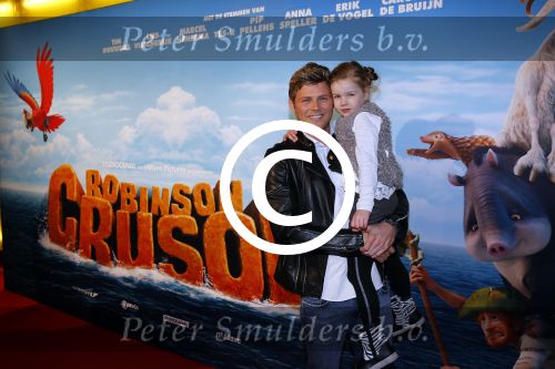 Amsterdam 14 februari 2016
Premiere Robinson Crusoe in pathe arena. Tim Douwsma met moeder en nichtjes
