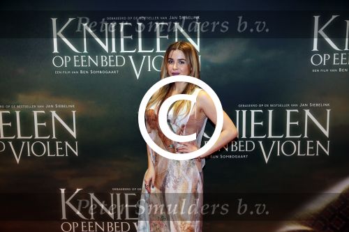 Amsterdam 22 februari 2016
Premiere Knielen op een Bed Violen in Tuschinski , Noortje Herlaar en partner Barry Atsma spelen de hoofdrol. Victoria Koblenko
