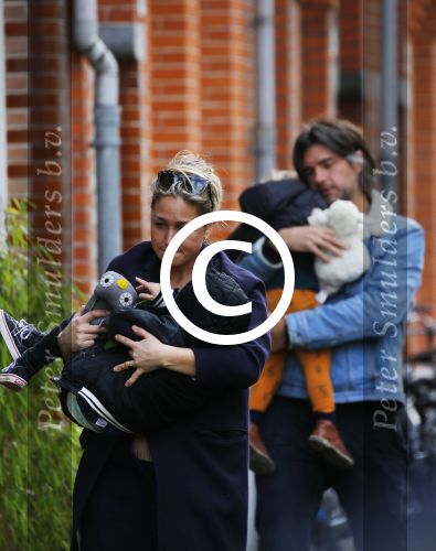 Amsterdam 5 maart 2016 
Zangerses Do Dominique v Hulst met haar man Mark en hun kinderen