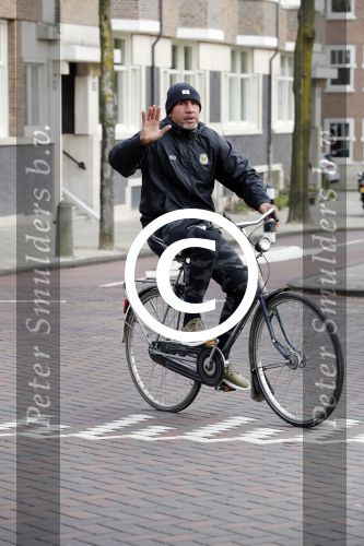 Amsterdam 3 februari 2017 
Oud bokser Alex Blanchard op de fiets