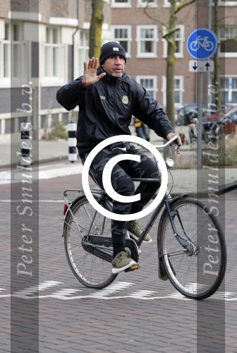 Amsterdam 3 februari 2017 
Oud bokser Alex Blanchard op de fiets