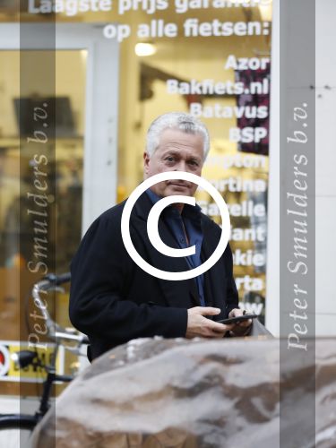 Amsterdam 8 februari 2017
Bram Moszkowicz op straat in amsterdam zuid