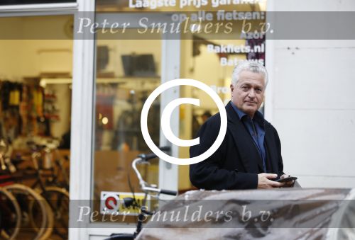 Amsterdam 8 februari 2017
Bram Moszkowicz op straat in amsterdam zuid