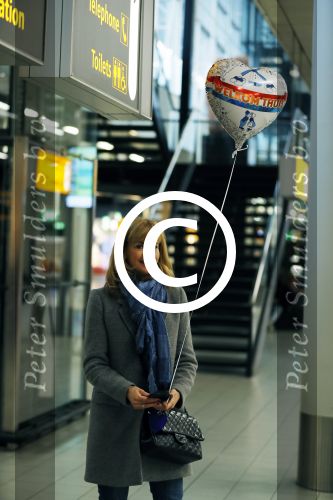 Schiphol 17 februari 2017
Daphne Deckers haalt haar dochter Emma op op schiphol . Emma komt een paar dagen over vanuit Los Angeles.