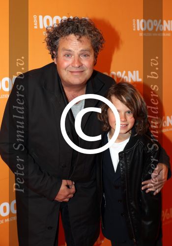 Uitgeest, 7 Februari 2017
Zevende editie van de 100% NL Awards in A9 Studios
Uitreiking 100% NL Awards.
Dirk Zeelenberg met oudste zoon Zoe Zeelenberg