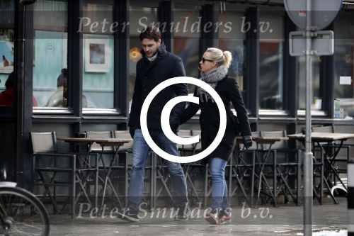 Amsterdam 12 februari 2017
Eva Jinek met haar vriend Dexter v d Voorn in amsterdam zuid.