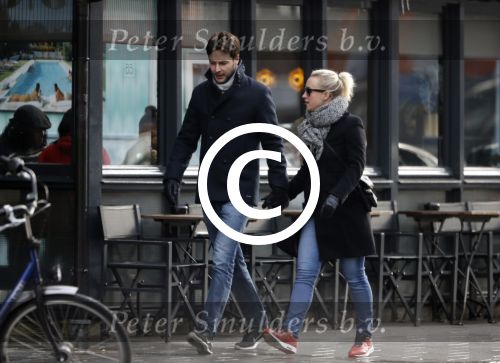 Amsterdam 12 februari 2017
Eva Jinek met haar vriend Dexter v d Voorn in amsterdam zuid.
