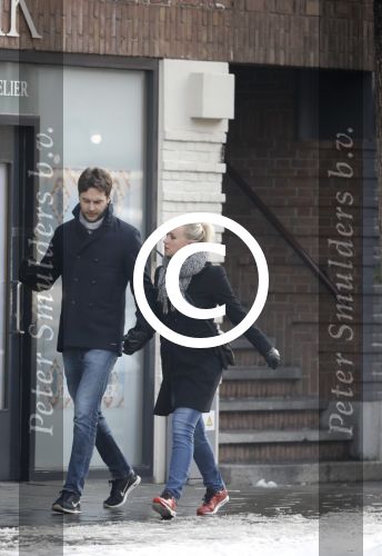 Amsterdam 12 februari 2017
Eva Jinek met haar vriend Dexter v d Voorn in amsterdam zuid.