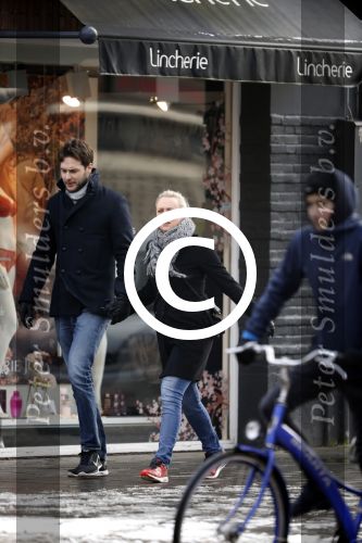 Amsterdam 12 februari 2017
Eva Jinek met haar vriend Dexter v d Voorn in amsterdam zuid.