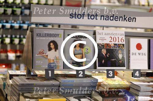Amsterdam 12 februari 2017 
De beoken my killerbody 1 en Killerbody 2 van Fajah Lourens staan op 1 en 2 van best verkochte boeken bij de AKO winkel op beethovenstraat
