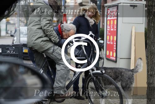 Amsterdam 9 februari 2017
Jan en Babette Cremer op straat in amsterdam zuid
