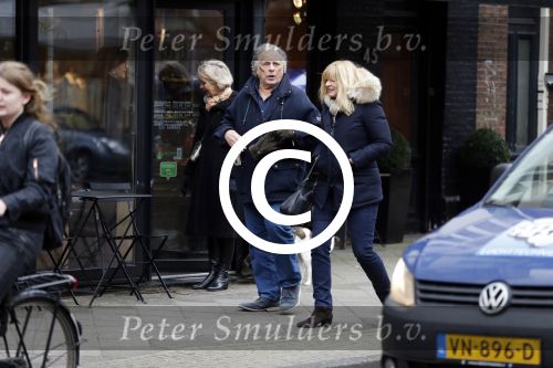 Amsterdam 9 februari 2017
Jan en Babette Cremer op straat in amsterdam zuid
