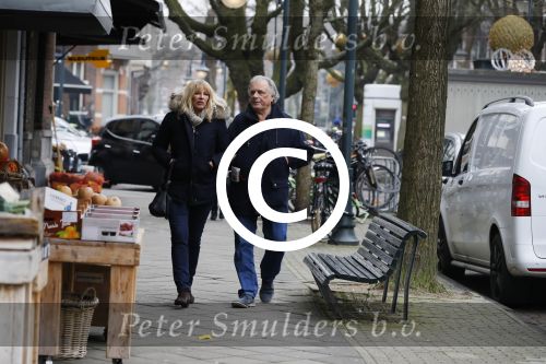 Amsterdam 9 februari 2017
Jan en Babette Cremer op straat in amsterdam zuid