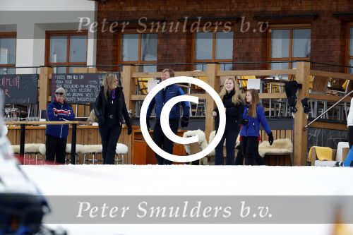 Lech 27 februari 2017
Fotouurtje van de koninklijke familie in Oberlech. Dit jaar waren alleen Koning Willem Alexander Koningin Maxima en de prinsesjes Amalia Ariane en Alexia aanwezig.