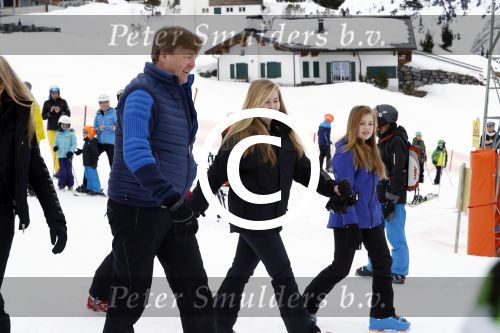 Lech 27 februari 2017
Fotouurtje van de koninklijke familie in Oberlech. Dit jaar waren alleen Koning Willem Alexander Koningin Maxima en de prinsesjes Amalia Ariane en Alexia aanwezig.