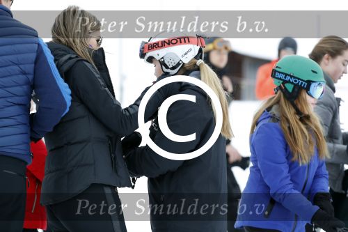Lech 27 februari 2017
Fotouurtje van de koninklijke familie in Oberlech. Dit jaar waren alleen Koning Willem Alexander Koningin Maxima en de prinsesjes Amalia Ariane en Alexia aanwezig.