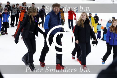 Lech 27 februari 2017
Fotouurtje van de koninklijke familie in Oberlech. Dit jaar waren alleen Koning Willem Alexander Koningin Maxima en de prinsesjes Amalia Ariane en Alexia aanwezig.