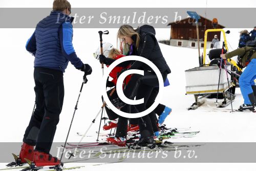 Lech 27 februari 2017
Fotouurtje van de koninklijke familie in Oberlech. Dit jaar waren alleen Koning Willem Alexander Koningin Maxima en de prinsesjes Amalia Ariane en Alexia aanwezig.