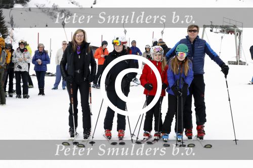 Lech 27 februari 2017
Fotouurtje van de koninklijke familie in Oberlech. Dit jaar waren alleen Koning Willem Alexander Koningin Maxima en de prinsesjes Amalia Ariane en Alexia aanwezig.