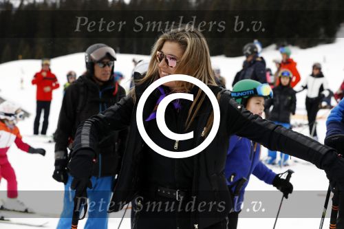 Lech 27 februari 2017
Fotouurtje van de koninklijke familie in Oberlech. Dit jaar waren alleen Koning Willem Alexander Koningin Maxima en de prinsesjes Amalia Ariane en Alexia aanwezig.