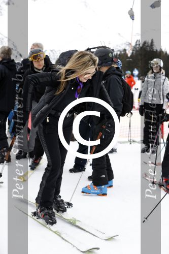 Lech 27 februari 2017
Fotouurtje van de koninklijke familie in Oberlech. Dit jaar waren alleen Koning Willem Alexander Koningin Maxima en de prinsesjes Amalia Ariane en Alexia aanwezig.