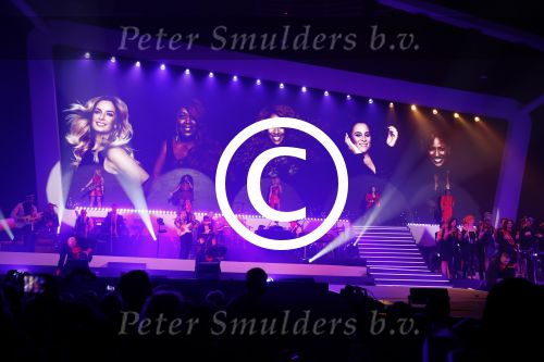 Amsterdam 10 februari 2017
Ladies of Soul in het ziggo dome met Candy Dulfer Berget Lewis Trijntje Oosterhuis Edsilia Rombley en Glennis Grace.