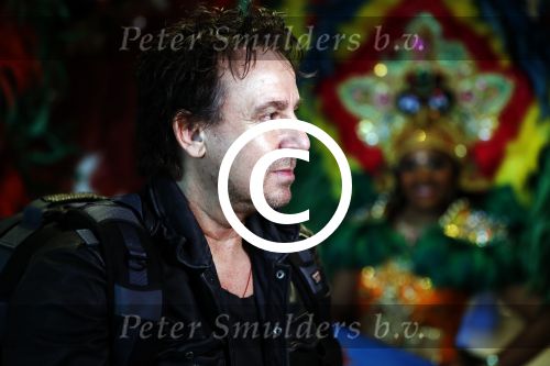 Schiphol 16 februari 2017
Marco Borsato en Raymond Rutting vertrekken vanaf Schiphol naar Aruba om daar foto\'s te gaan maken voor expositie.
