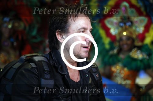 Schiphol 16 februari 2017
Marco Borsato en Raymond Rutting vertrekken vanaf Schiphol naar Aruba om daar foto\'s te gaan maken voor expositie.