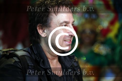 Schiphol 16 februari 2017
Marco Borsato en Raymond Rutting vertrekken vanaf Schiphol naar Aruba om daar foto\'s te gaan maken voor expositie.
