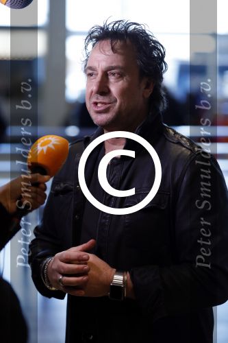 Schiphol 16 februari 2017
Marco Borsato en Raymond Rutting vertrekken vanaf Schiphol naar Aruba om daar foto\'s te gaan maken voor expositie.