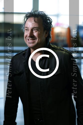 Schiphol 16 februari 2017
Marco Borsato en Raymond Rutting vertrekken vanaf Schiphol naar Aruba om daar foto\'s te gaan maken voor expositie.
