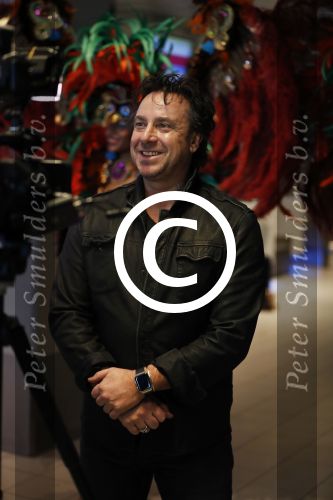 Schiphol 16 februari 2017
Marco Borsato en Raymond Rutting vertrekken vanaf Schiphol naar Aruba om daar foto\'s te gaan maken voor expositie.