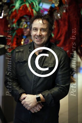 Schiphol 16 februari 2017
Marco Borsato en Raymond Rutting vertrekken vanaf Schiphol naar Aruba om daar foto\'s te gaan maken voor expositie.