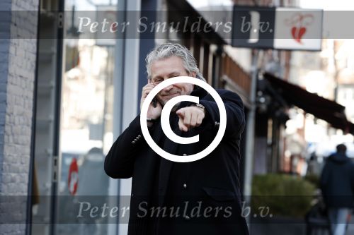 Amsterdam 14 februari 2017 
Advocaat Mark Teurlings bellend in Amsterdam zuid.