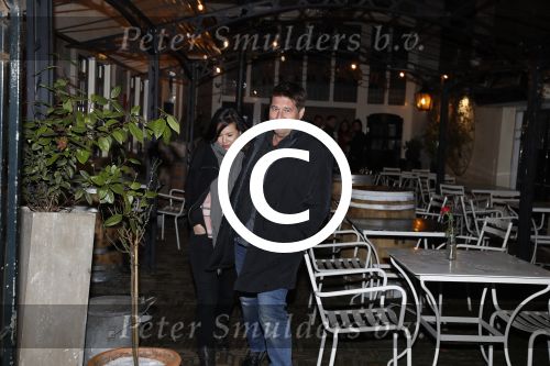 Amsterdam 12 februari 2017 
Martijn Krabbe en zijn vriendin Noi Pakon gaan samen hapje eten in restaurant Sal Amsterdam