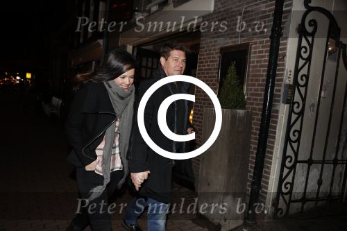 Amsterdam 12 februari 2017 
Martijn Krabbe en zijn vriendin Noi Pakon gaan samen hapje eten in restaurant Sal Amsterdam