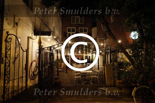 Amsterdam 12 februari 2017 
Martijn Krabbe en zijn vriendin Noi Pakon gaan samen hapje eten in restaurant Sal Amsterdam