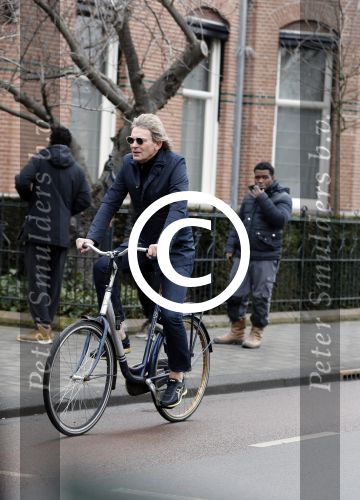 Amsterdam 16 februari 2017 
Matthijs v Nieuwkerk op de fiets in Amsterdam zuid.
