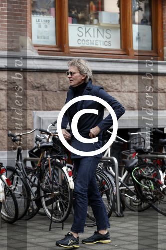Amsterdam 16 februari 2017 
Matthijs v Nieuwkerk op de fiets in Amsterdam zuid.
