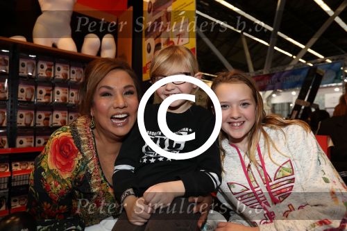 Amsterdam,25 Februari 2017 Huishoudbeurs
Optreden Roy Donders en Patty Brard
Mireille Smits
mireille@upcmail.nl
