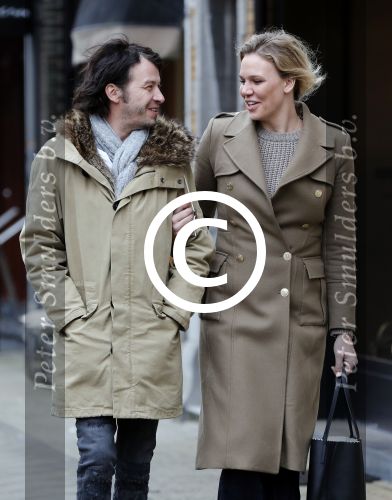 Amsterdam 1 februari 2017
Myrthe Mylius met haar vriend Sebastian Schneberger aan het shoppen