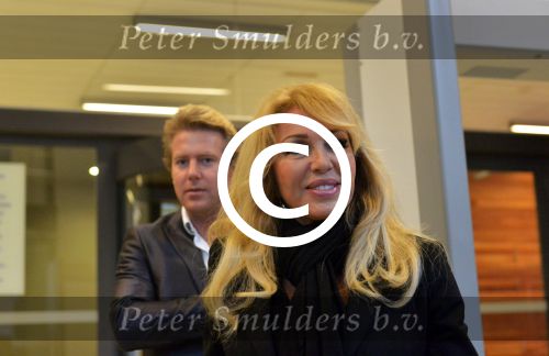 Haarlem 27 februari 2017
Patricia Paay met haar man Robbert Hinfelaar bij rechtbank Haarlem ivm rechtzaak buurman. Haar advocaat is Johan Langelaar