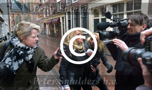 Haarlem 27 februari 2017
Patricia Paay met haar man Robbert Hinfelaar bij rechtbank Haarlem ivm rechtzaak buurman. Haar advocaat is Johan Langelaar