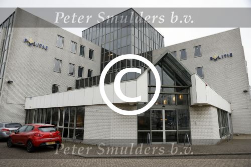 Lijnden Hoofddorp 10 februari 2017
Patricia Paay en haar man Robbert Hinfelaar gaan aangifte doen op het politieburo vanwege sekstape.