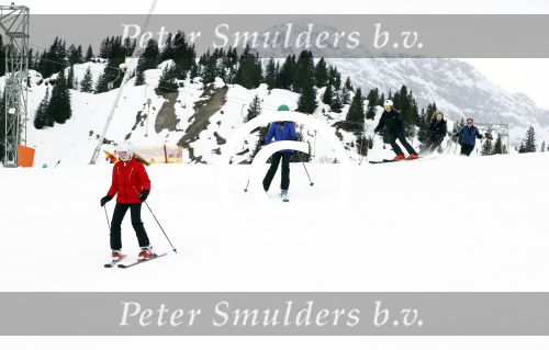 Lech 27 februari 2017
Fotouurtje van de koninklijke familie in Oberlech. Dit jaar waren alleen Koning Willem Alexander Koningin Maxima en de prinsesjes Amalia Ariane en Alexia aanwezig.